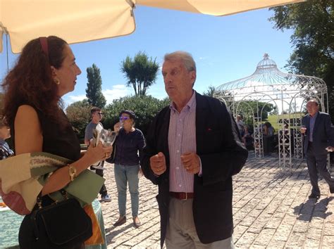 Maybe you would like to learn more about one of these? testimonianze premiazione