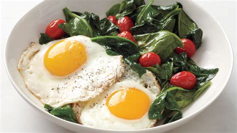 Eggs With Spinach And Tomatoes