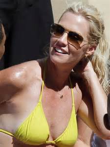 Jennie Garth Hot In A Yellow Bikini 11 GotCeleb