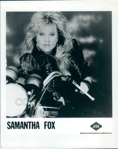 Press Photo Pretty Blond Singer Samantha Fox On Motorcycle Black