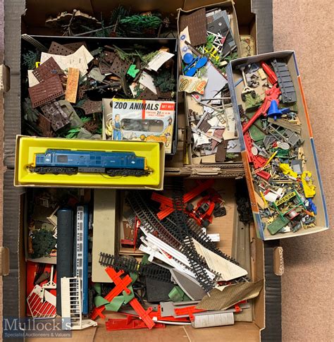Mullock S Auctions Large Selection Of Assorted Model Railway Scenery And