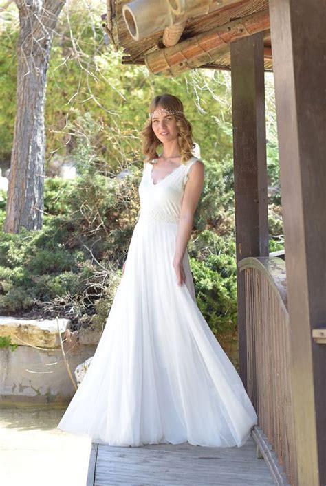 Wunderschöne brautkleider in allen formen und farben | märchenhafte brautmode für deinen großen auftritt. Lily - Sample Sale Only 249 USD | Wedding dresses romantic