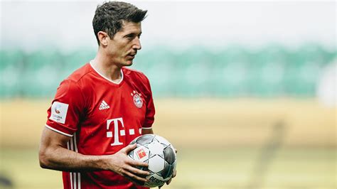 Career stats (appearances, goals, cards) and transfer history. Bundesliga | "I can stay at this level for years" - Bayern Munich's Robert Lewandowski
