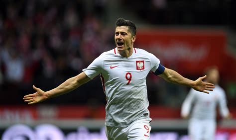 After two very successful seasons at lech poznan, he quickly became a top scorer in the polish league and moved to germany for borussia dortmund. Euro 2020. Robert Lewandowski pobił rekord Kazimierza ...