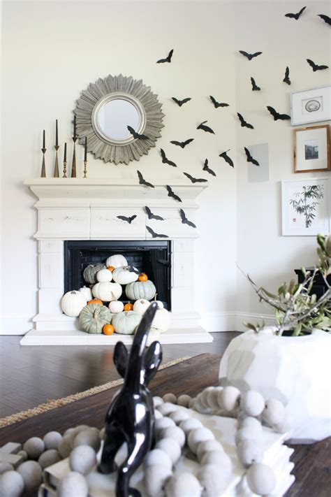 How to make hallowe'en bat decorations. Simple Halloween Decorations - Crazy Wonderful