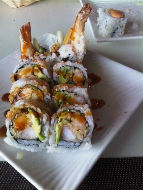 The shrimp tempura roll is a filling and delicious option and easier to make at home than you would think. I love sushi for lunch dates! tempura shimp sushi roll ...