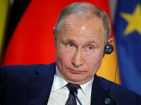Russlands Präsident Putin Nutzt Offenbar Veraltete Windows Version Die Anfällig Für Hacker Ist
