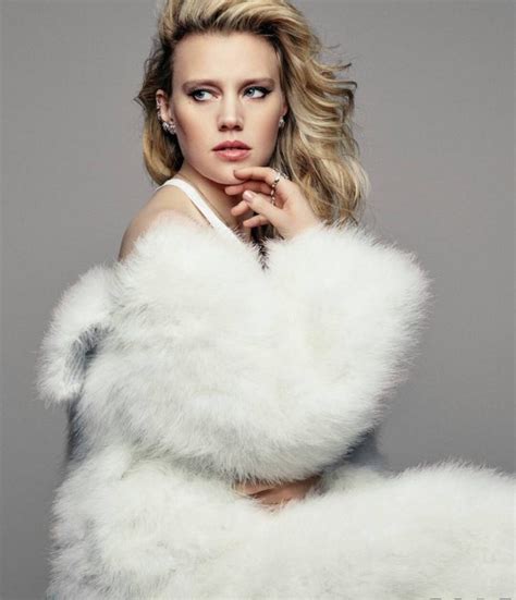Kate McKinnon Nude And Sexy 50 Photos The Fappening