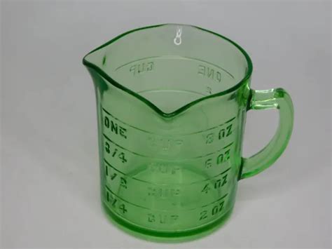 VINTAGE KELLOGG S GREEN Depression Uranium Vaseline Glass Measurer One