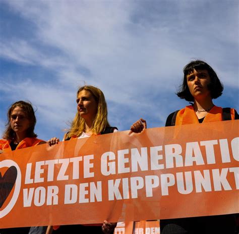 Bundestagsvizepräsidentin Petra Pau Nimmt „letzte Generation In Schutz