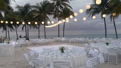Mexico Wedding Elegance On The Central Beach Creates For A Memorable