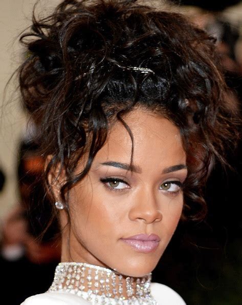 Rihannas Messy Updo At Met Ball 2014 Uk Uk
