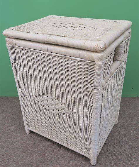 Large Wicker Hamper with Cloth Lining, Whitewash