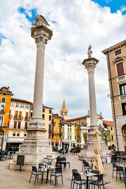 Premium Photo Venetian Columns On Piazza Dei Signori In Vicenza Italy
