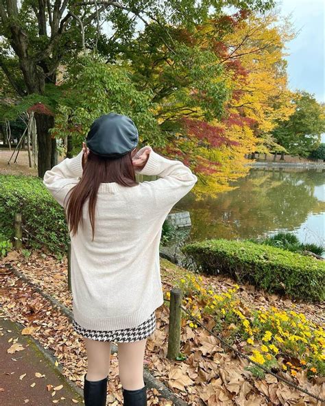 新矢皐月さんのインスタグラム写真 新矢皐月instagram「紅葉コーデもsheinだったよ🤭 ⁡ このニット切り込みかわいい上に