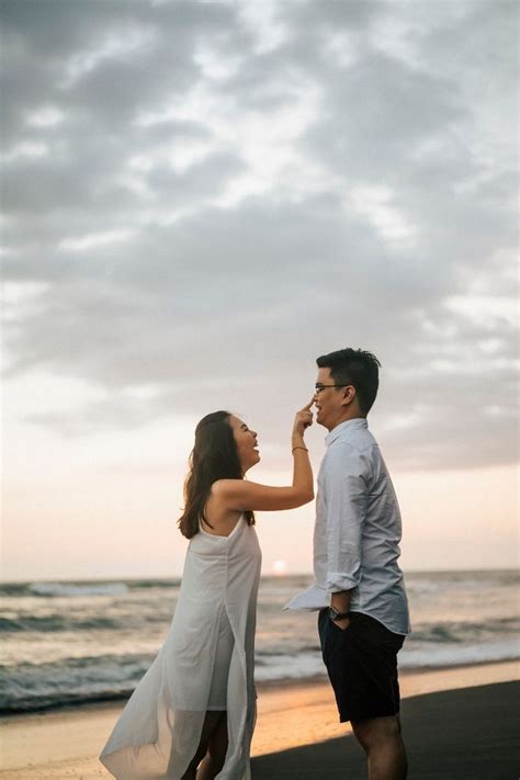 Share kali ini tentang jasa foto prewedding di surabaya. 92+ Foto Prewedding Terbaik, Casual, Unik, Hijab, Indoor ...