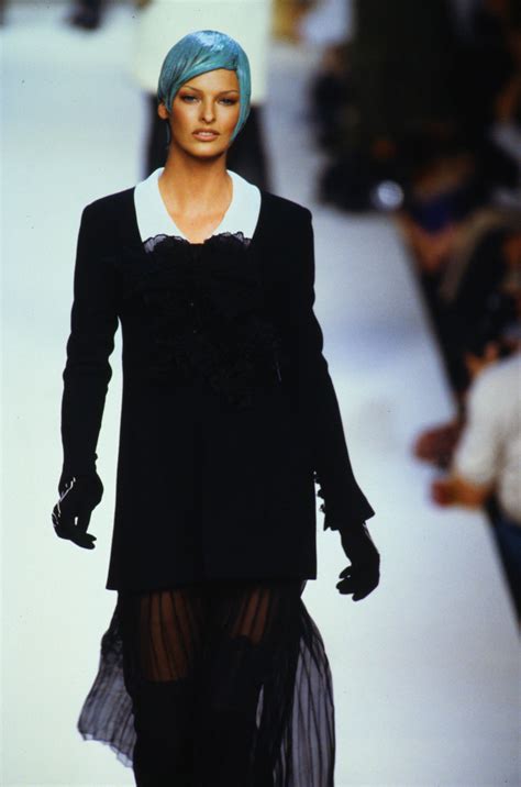 Chanel Couture Runway Show Fw 1992 Fashion Linda Evangelista Chanel