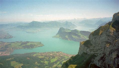 Een aantal ervan kent echt elk kind in zwitserland, bijvoorbeeld de matterhorn of top tien van zwitserse bergen. Bestand:Zwitserland pilatus uitzicht.jpg - Wikipedia