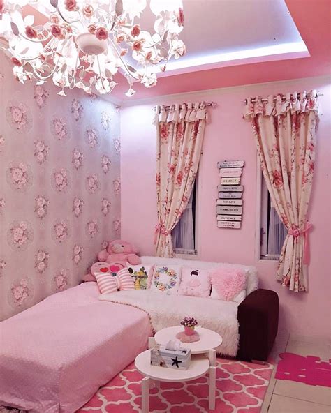 ruang tamu shabby chic minimalis  warna cat pink dipadu