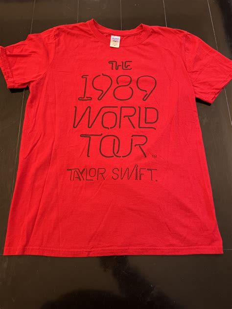 Nwot Authentic Taylor Swift ‘1989 World Tour Shirt Medium Red Swifty