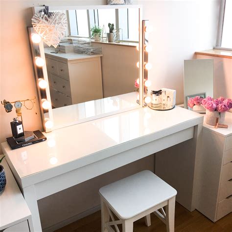 Via (minimalist desks) diy budget makeup vanity. My DIY Dressing Table and Vanity Mirror - Claire Baker