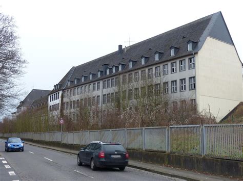 Within the municipal area, until german reunification on 3 october 1990, lay the federal republic's geographical centre. Fritsch-Kaserne: Zeit der Entscheidung naht - Rhein ...