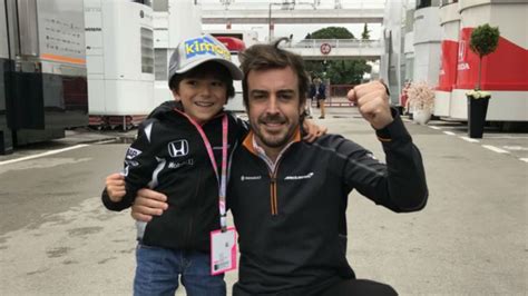 Fernando alonso f1 test 4199x2795. Young Alonso fan meets his hero at Spanish Grand Prix