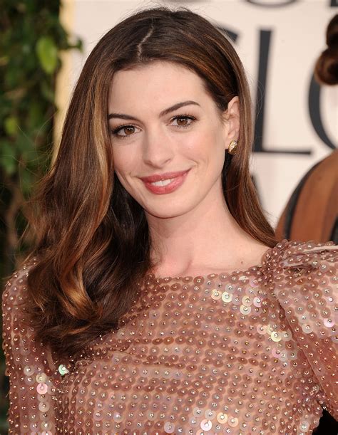Anne Hathaway 2011 The Most Gorgeous Beauty Looks From Golden Globes