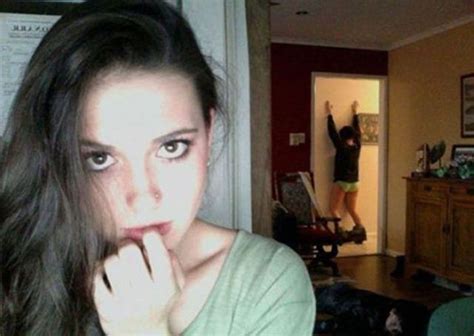 30 Selfie Fails By People Who Forgot To Look In The Background Famepace