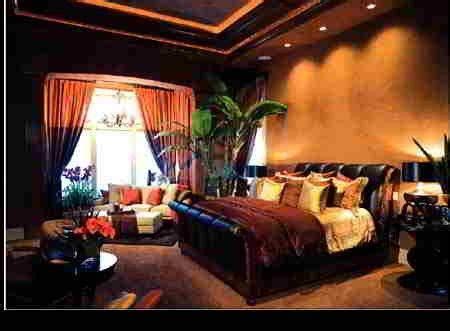 While a forest element can make a space feel cozy, a playful accent makes the room welcoming and relaxed (key elements of warm interior design). Bedroom Decorating Ideas/Designs For Married Couples ...