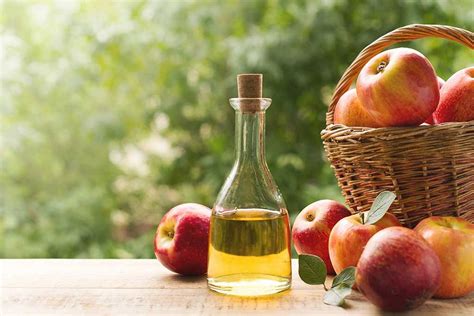 Dibalik aromanya yang menyengat ternyata cuka apel memiliki khasiat yang luar biasa loh. Ternyata Ini 10 Manfaat Cuka Apel Untuk Perawatan Wajah ...