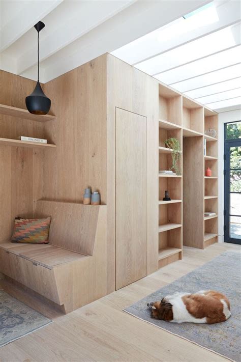 Grote ruimtes zijn soms lastig in te richten, kleine ruimtes ook. Clifford Studio Interior by Bach Architecture, Photo by ...