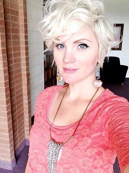 I love the bits and pieces of the haircut that frame her face and neck. 45 HOT SHORT CURLY PIXIE HAIRSTYLES FOR THE UPCOMING ...