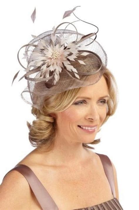 Look at 79 of our favorite short hairstyles for women over 50 and get a little inspiration for yourself. 29 Bride And Mother Of The Bride Hairstyles - HairStyles ...