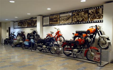 1 day ago · a közlekedési múzeum városligeti kiállítóhelye sajnos komoly helyhiánnyal küzdött, így a múzeum kiterjedt gyűjteményét régóta nem tudta már teljeskörűen bemutatni a látogatóknak, ráadásul a városligeti épület igen rossz állapotú és azbeszttel szennyezett volt. Közlekedési Múzeum - Budapest | Közelben.hu