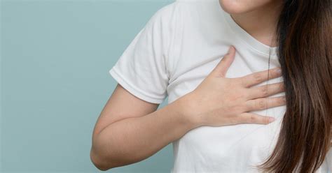 How To Relieve Chest Tightness — Plus Whats Causing It