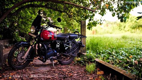 Classically derived from the word 'rudhraksh', the rudra is a refreshing new custom royal enfield thunderbird black magic eimor customs recently worked on a stock model of the royal enfield thunderbird 500 and came forward. Modified Royal Enfield Classic 350 with black windscreen ...