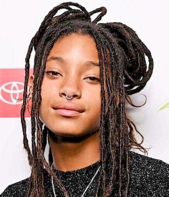 Willow smith is a singer and actress, born in 2000 in california. Willow Smith Bio, Wiki, Age, Parents, Siblings, Whip My ...