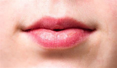 15 Best Home Remedies For Dry Lips Home Remedies