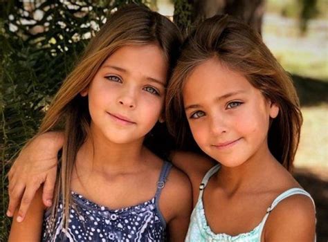 Clements Twins In 2020 Twins Girls Kinder Cute Little Girls