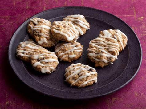 Using a fork, gently press a crosshatch pattern into cookies. Paula's Loaded Oatmeal Cookies | Recipe in 2020 | Food ...