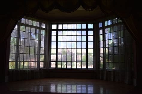 History Center to purchase former Cedar Rapids funeral home for new