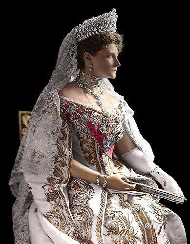 Les Derniers Romanov De Lempire Russe Court Dress Royal Tiaras Dresses