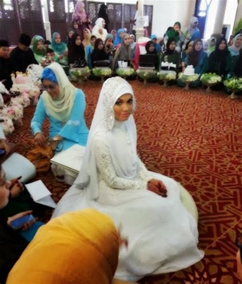 Ini menjadikan fattah sebagai anak sepupu kepada adik beradik pelakon dan pengarah syamsul yusof dan syafiq yusof. twenty2december™ : Tahniah~ Syamsul Yusof dan Puteri Sarah ...