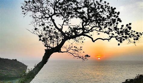 Ada banyak sekali gambar pemandangan indah yang menakjubkan dari berbagai tema, misalnya berikut ini contoh lukisan pemandangan yang mudah ditiru, gambar sketsa pemandangan alam. Gambar Photo: Gambar Pemandangan Vertikal