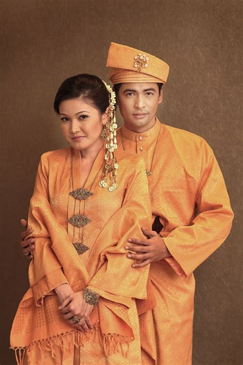 Sedangkan baju tradisional malaysia untuk perempuan adalah baju kurung. 110 best images about Pengantin Melayu & Songket on ...