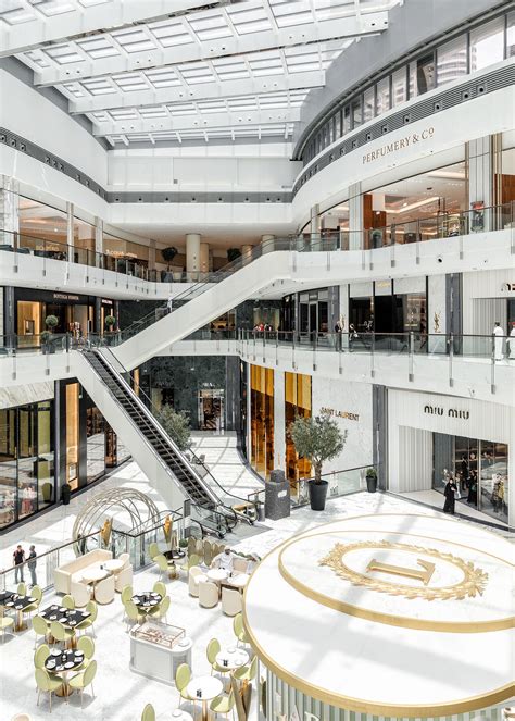 Pin On Fashion Avenue Expansion Dubai Mall