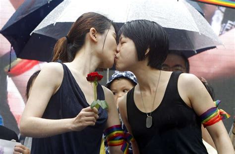 Taiwan Approves Same Sex Marriage In First For Asia Trends On Weibo