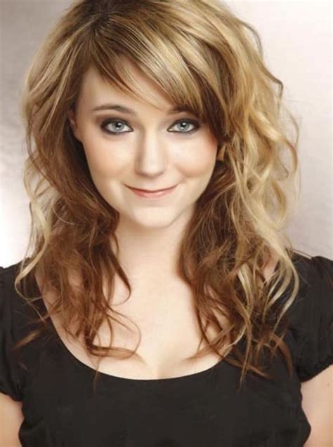 Long Wavy Hairstyles With Bangs Wavy Layered Hair With Side Bangs
