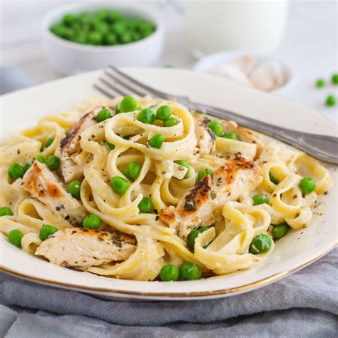 Mealime Fettuccine Alfredo With Chicken And Peas
